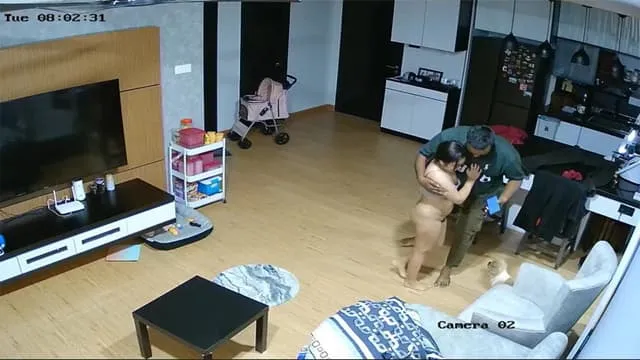 Beautiful Bhabhi Walking Naked Dress Change Infront Her Male Friend lpcam – Indian porn video