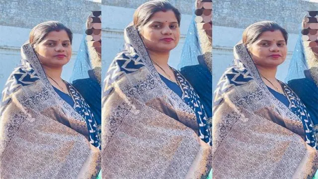 Mommy Trying to Seduce Sex Asking to Son Teacher – Indian porn video