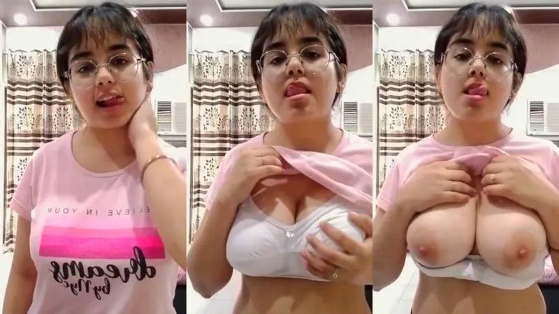 Beautiful sexy girl showing her big boobs – Indian porn video