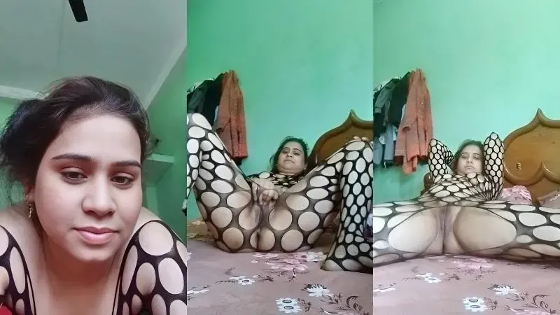 Village girl wearing a sexy dress and fingering – Indian porn video