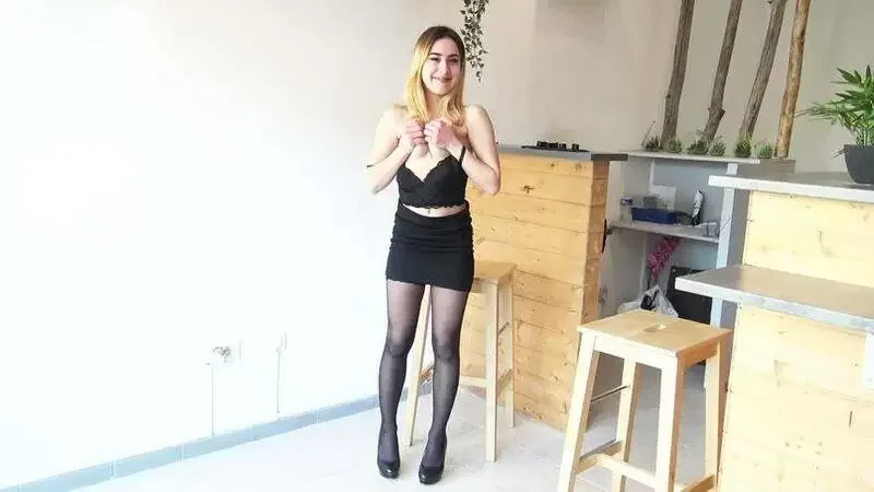 Onlyfans JacquieEtMichelTV JULIETTE 18 Continues Her Experiments