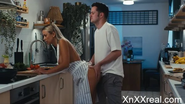 [Freeze] Shalina Devine - Stepmom