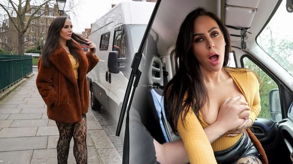 ThePickupVan – Safari Rules Samantha Jayne Doesn’t Need a Seatbelt for This Ride