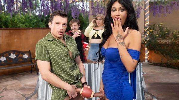 TransAngels - Victoria Grant - Balls Deep In My Football