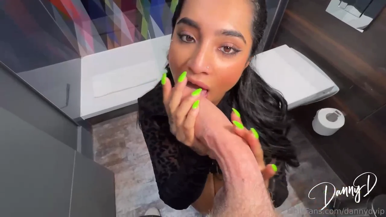 Yasmina Khan, Danny D – Sloppy Creampie Sextape In The Bathroom
