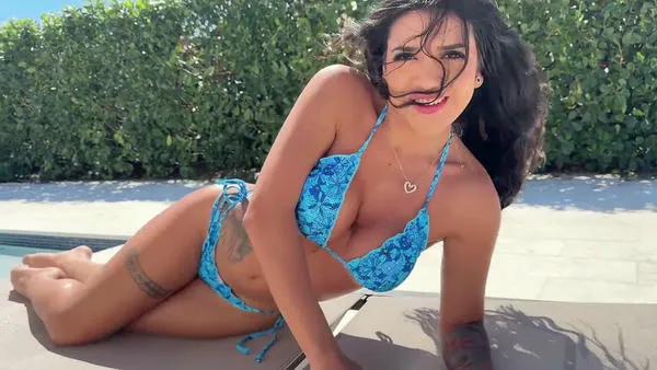 Alice Thunder Fun Sized Latina Can Barely Handle Huge Cock Of Jmac