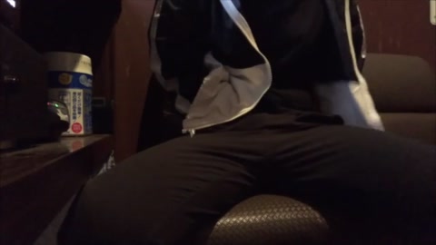 A cute girl who can’t masturbate because there is a friend in the room, so she goes out of her way to karaoke and plays with her clitoris.